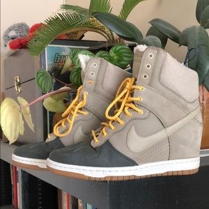 Nike Dunk Sky Hi Sneakers - sz 7